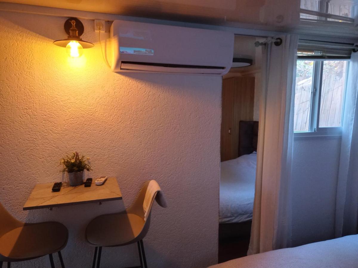Ferienwohnung קאסה גומז Kiryat Ekron Exterior foto